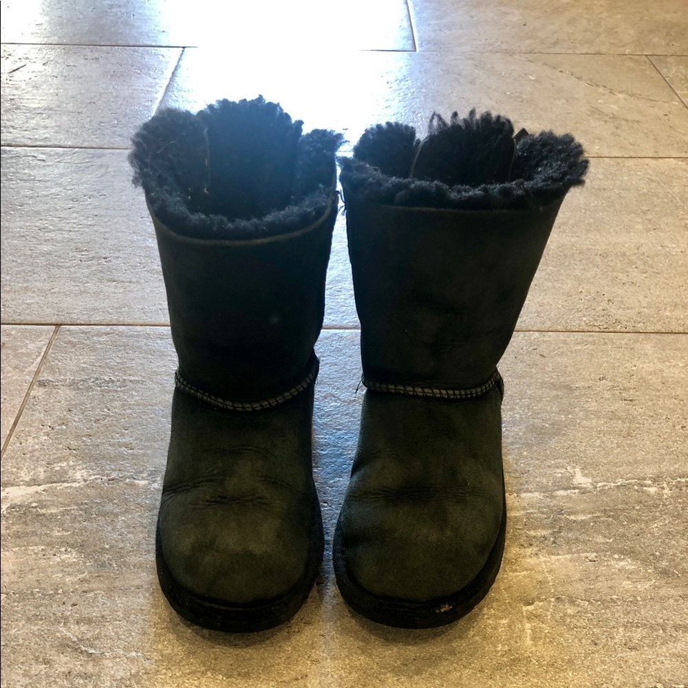 Bailey Bow UGG Little girl size 12